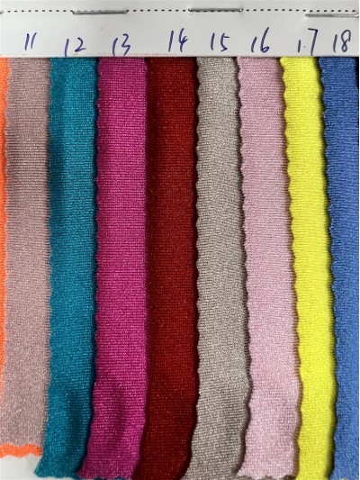 DG-BT recycled nylon glossy Lycra Composition: 82% recycled nylon 18% spandex Weight: 180g/㎡ Width: 150CM front view